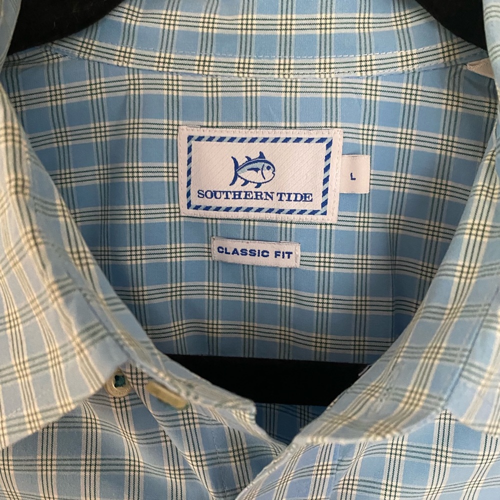 Southern Tide Large Classic Fit Button Down in blue and white